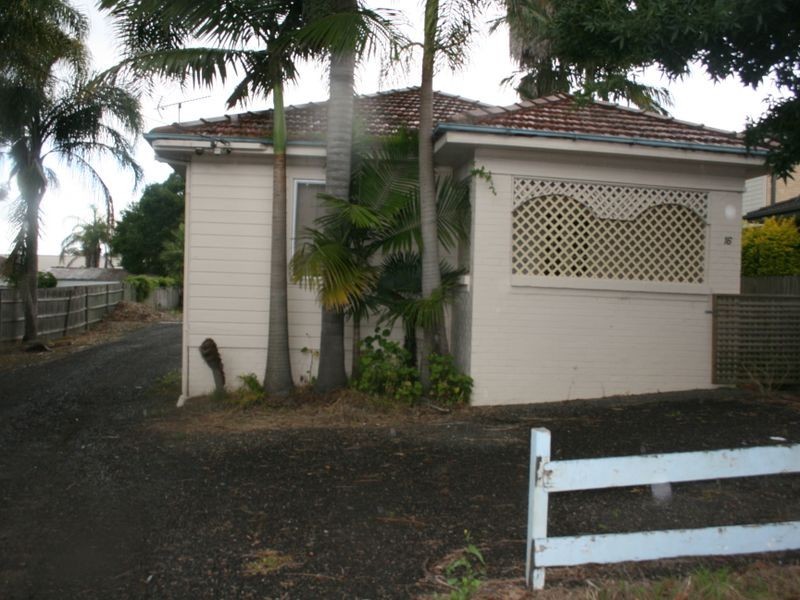 16 Henry Parry Drive, East Gosford NSW 2250