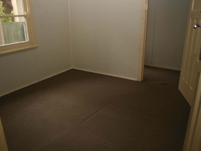 16 Henry Parry Drive, East Gosford NSW 2250