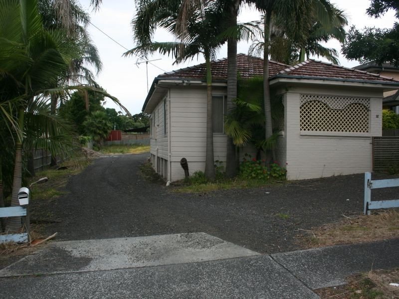 16 Henry Parry Drive, East Gosford NSW 2250