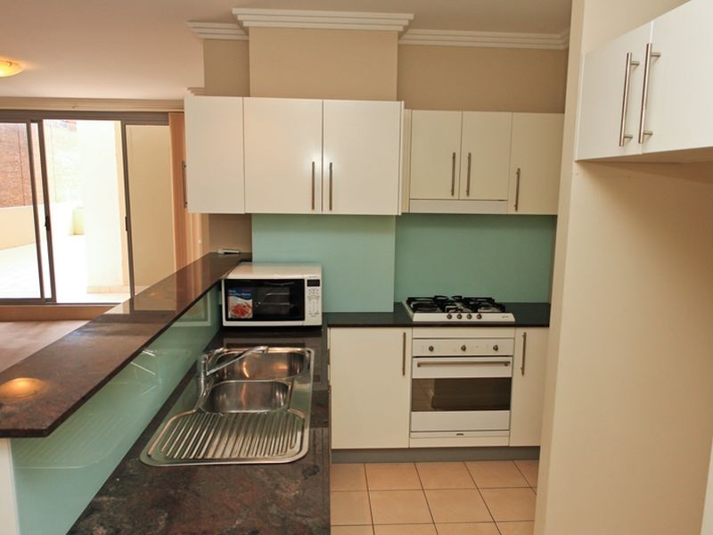 7/12 Baker Street, Gosford NSW 2250