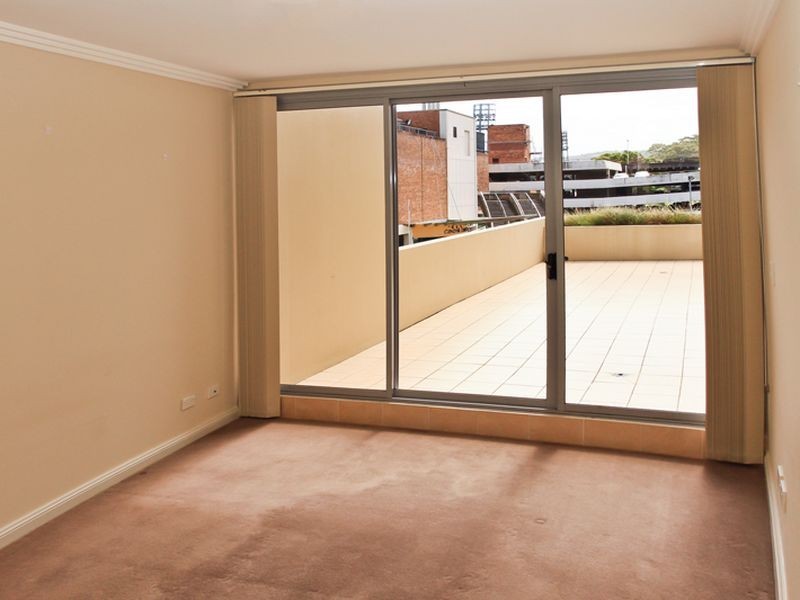 7/12 Baker Street, Gosford NSW 2250