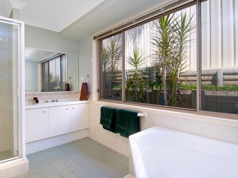 13 Sandpiper Place, Green Point NSW 2251