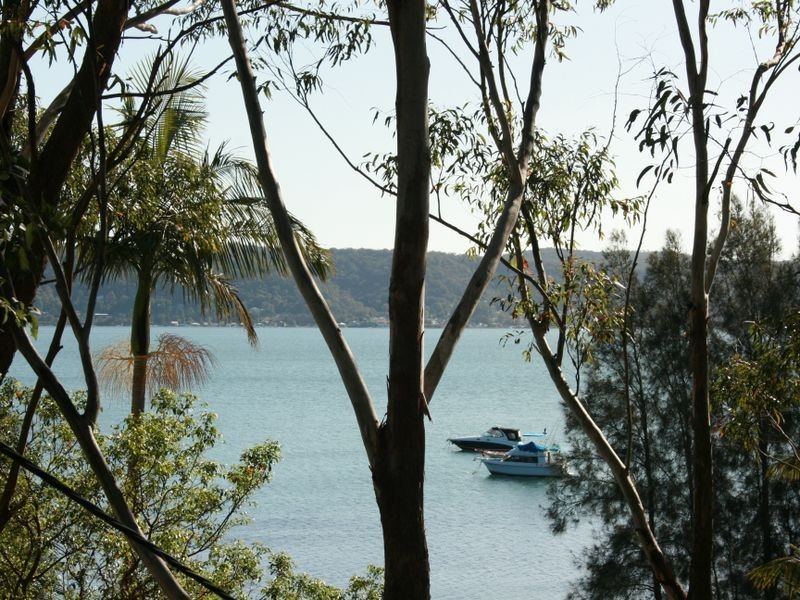 1/317 Avoca Drive, Green Point NSW 2251