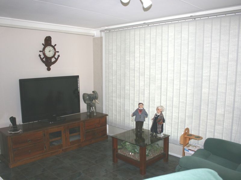 17 Second Avenue Broadlands Estate, Green Point NSW 2251
