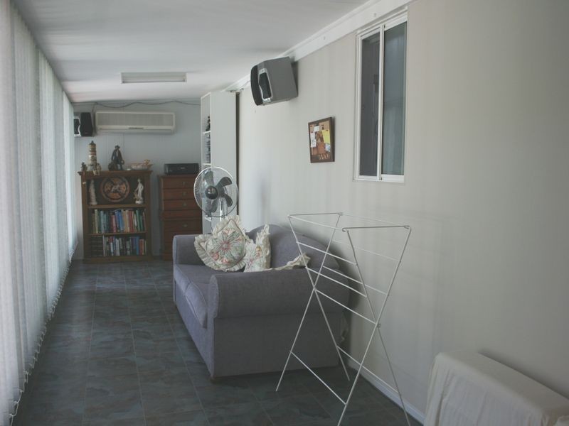 17 Second Avenue Broadlands Estate, Green Point NSW 2251