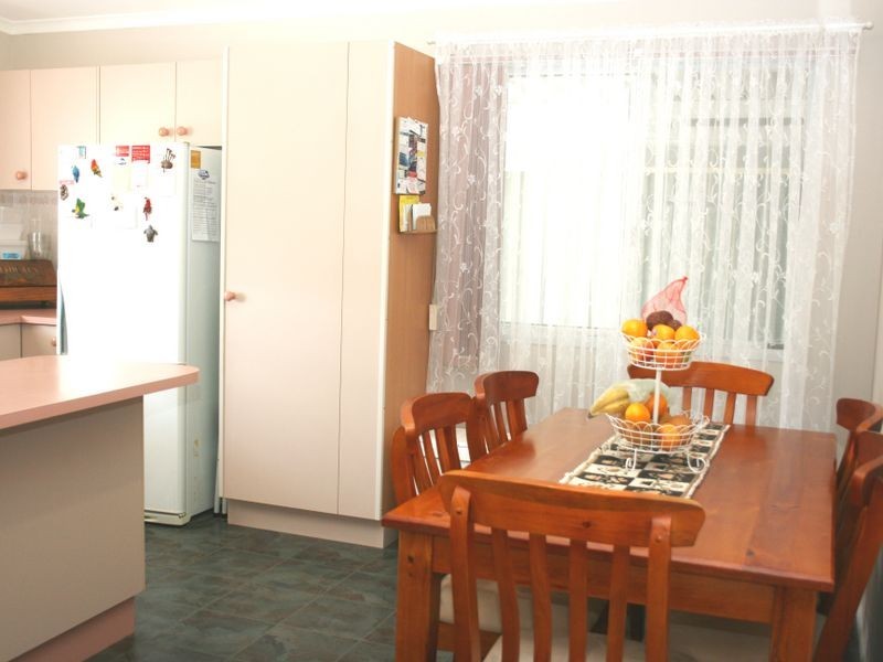 17 Second Avenue Broadlands Estate, Green Point NSW 2251