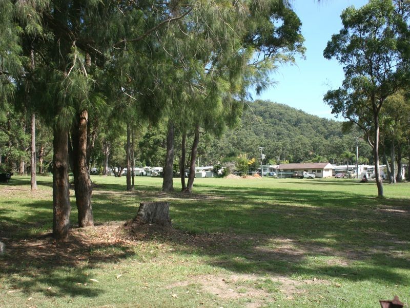 17 Second Avenue Broadlands Estate, Green Point NSW 2251