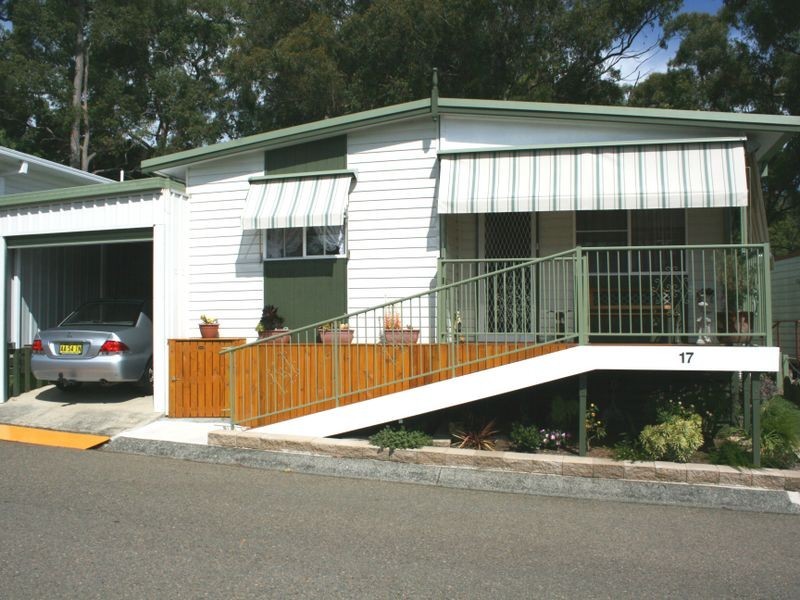 17 Second Avenue Broadlands Estate, Green Point NSW 2251