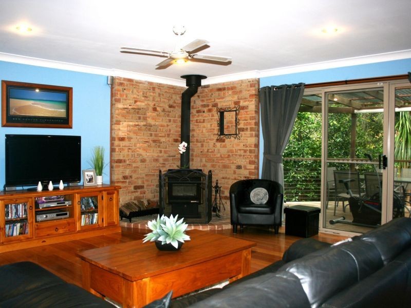 2/11 Christle Street, Green Point NSW 2251