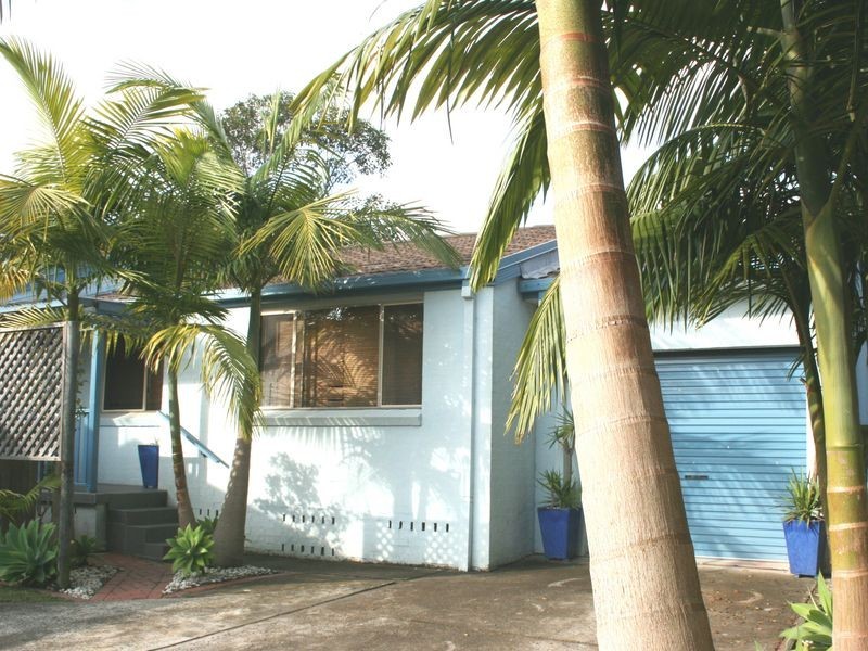 2/11 Christle Street, Green Point NSW 2251