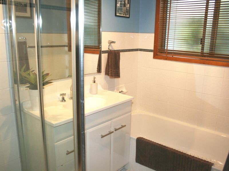 2/11 Christle Street, Green Point NSW 2251