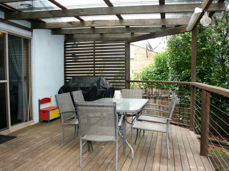 2/11 Christle Street, Green Point NSW 2251