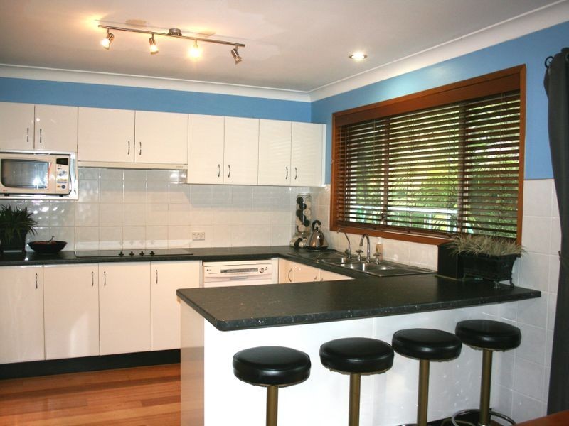 2/11 Christle Street, Green Point NSW 2251