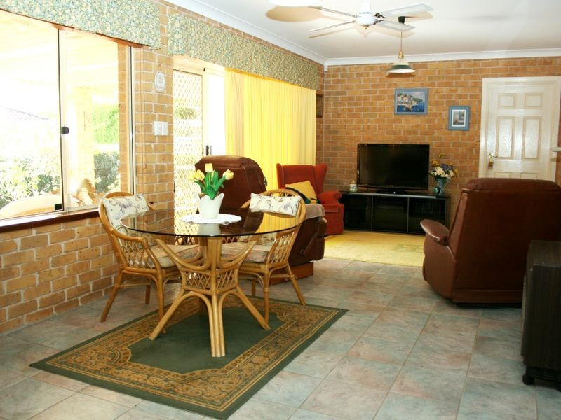 123 James Sea Drive, Green Point NSW 2251