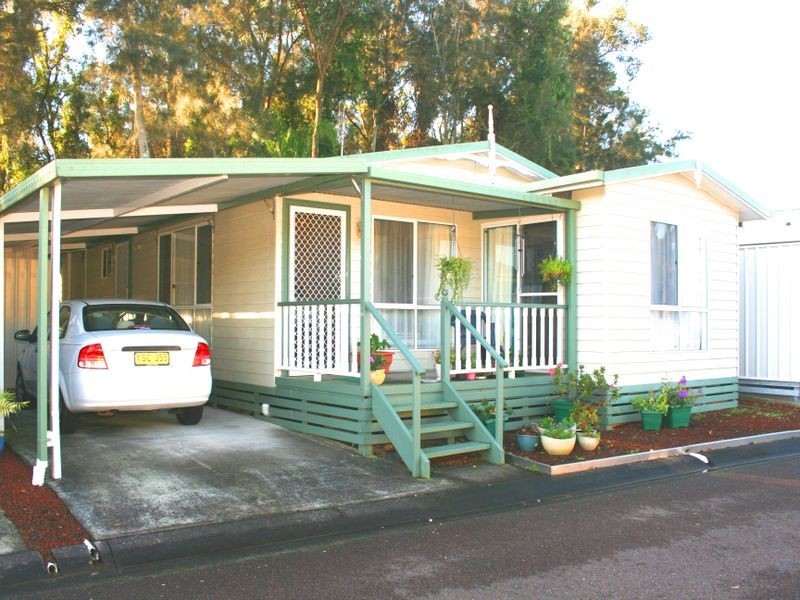52 Second Avenue Broadlands Estate, Green Point NSW 2251