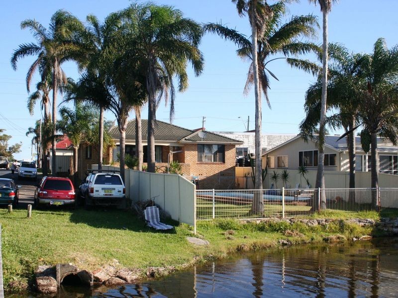 8 Cross Street, Toukley NSW 2263