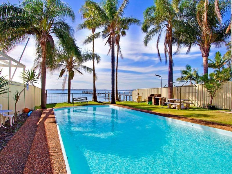 8 Cross Street, Toukley NSW 2263