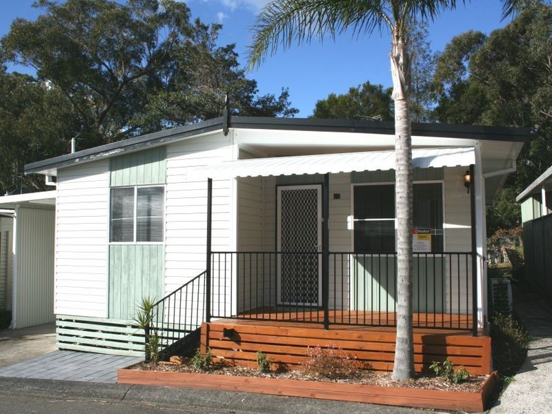 27 Second Avenue Broadlands Estate, Green Point NSW 2251