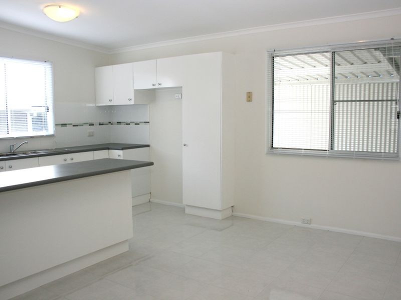 27 Second Avenue Broadlands Estate, Green Point NSW 2251