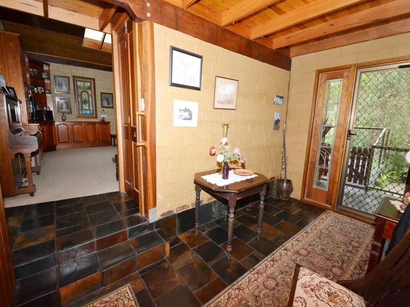 9 Riatta Street, Erina NSW 2250