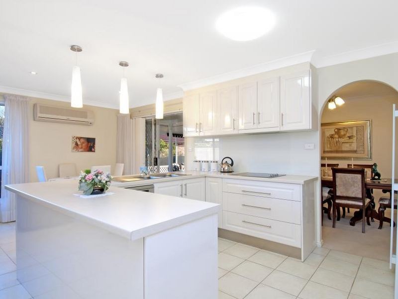 10 Henzel Road, Green Point NSW 2251