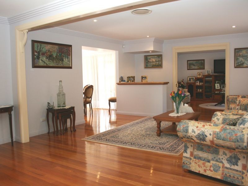 17 Tallowood Crescent, Erina NSW 2250