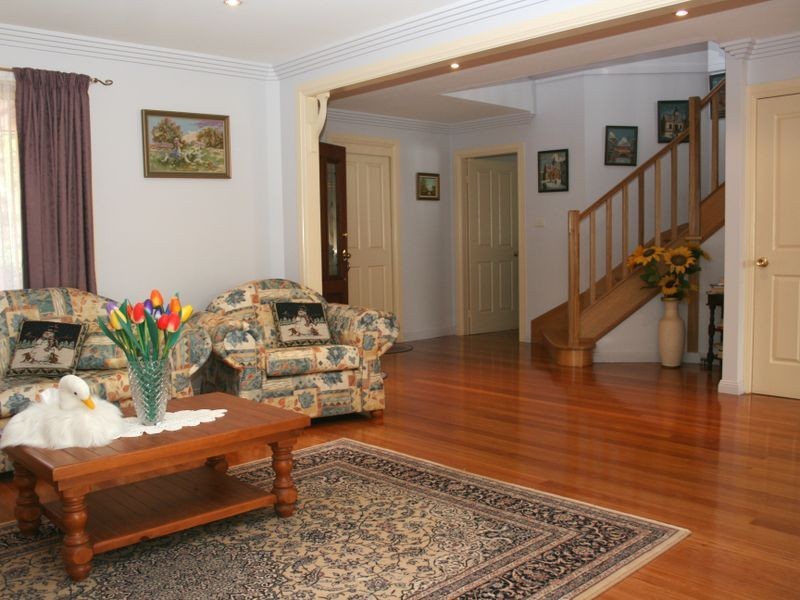 17 Tallowood Crescent, Erina NSW 2250