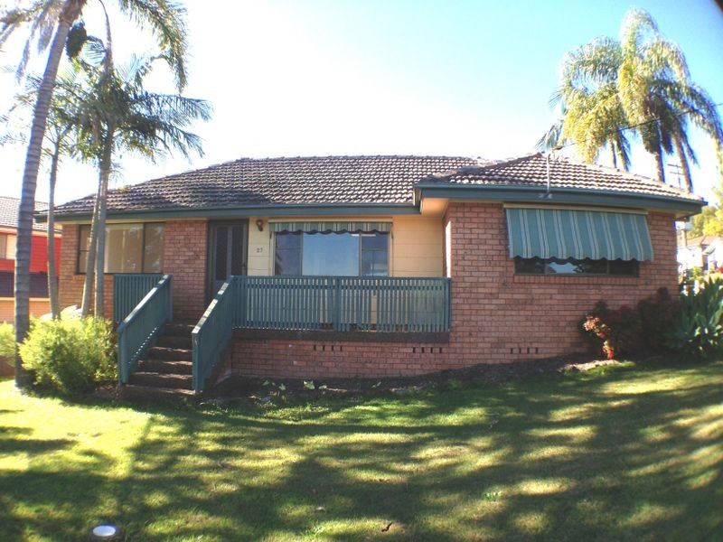 27 Asca Drive, Green Point NSW 2251