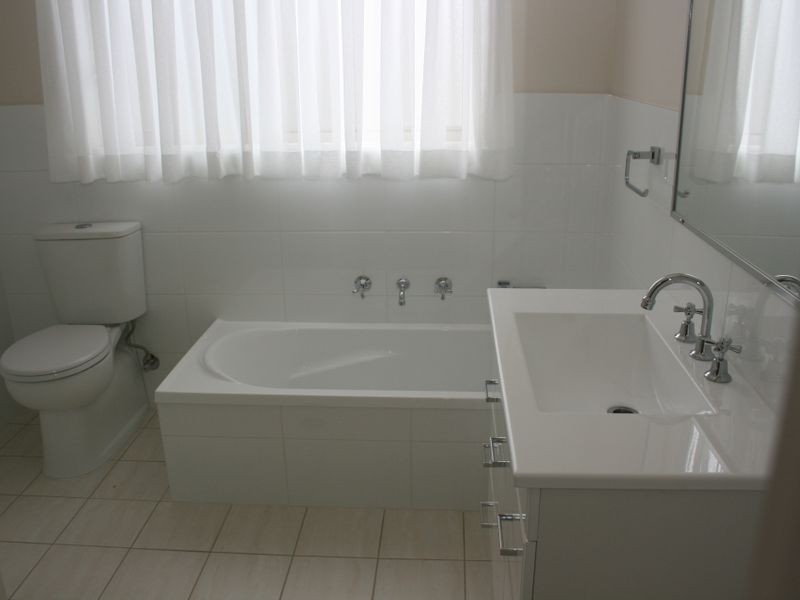 2/12 Jennie Cox Close, Erina NSW 2250