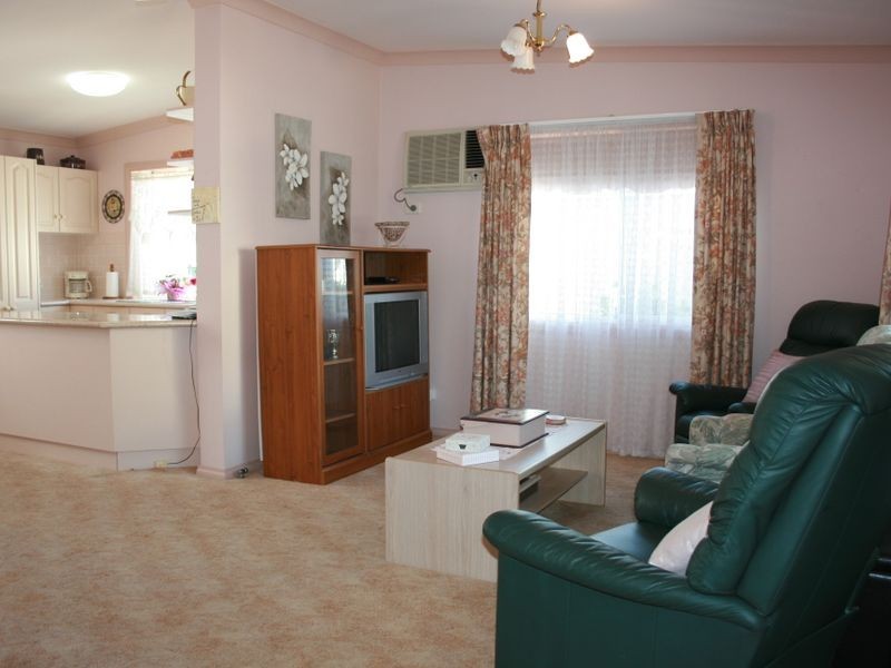 15 Sixth Avenue Broadlands Estate, Green Point NSW 2251