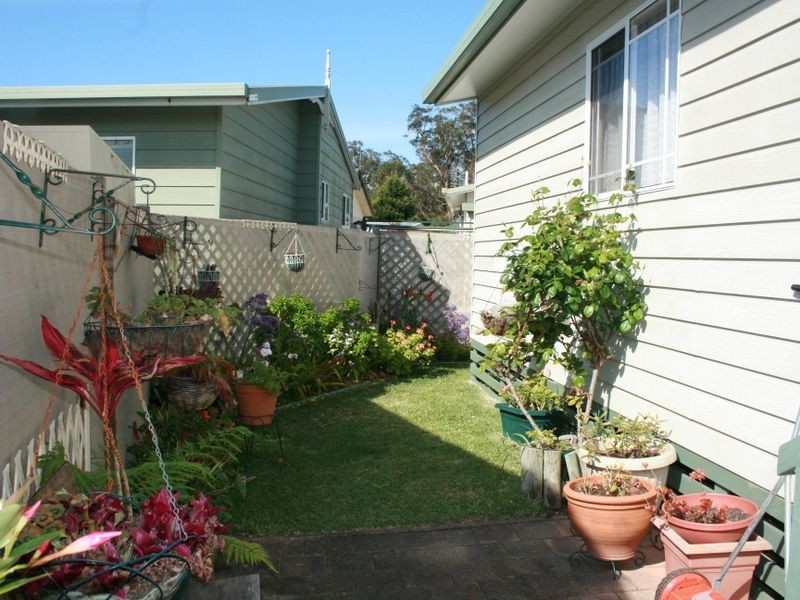 15 Sixth Avenue Broadlands Estate, Green Point NSW 2251