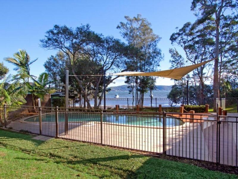 313 Avoca Drive, Green Point NSW 2251