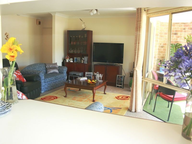 2/70 Karalta Road, Erina NSW 2250