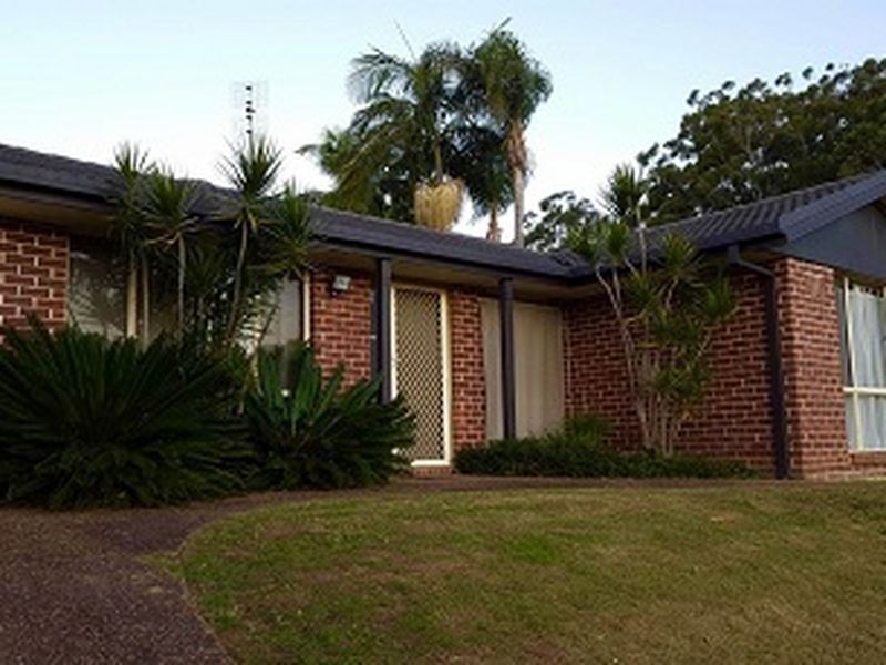 4 Greenvale Road, Green Point NSW 2251