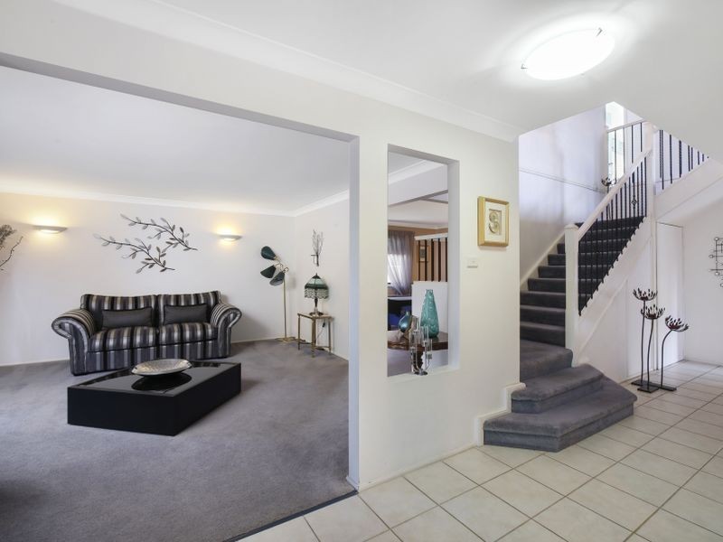 9 Quattroville Place, Green Point NSW 2251