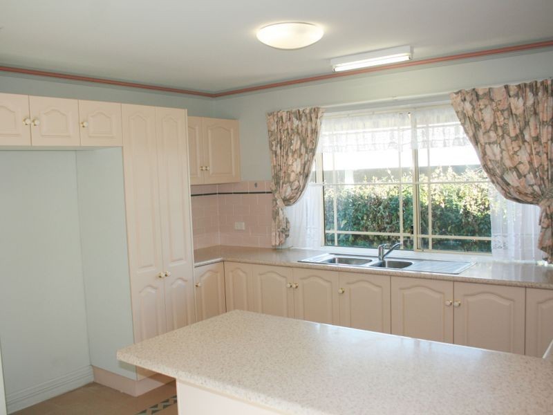 11 Seventh Avenue, Green Point NSW 2251