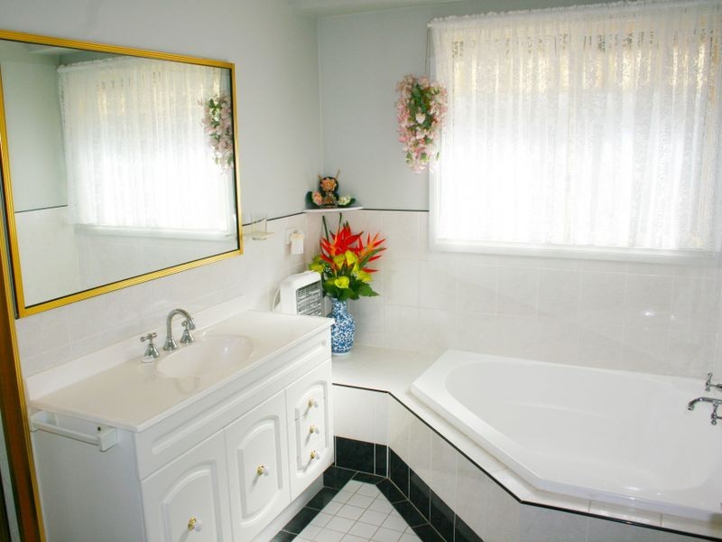 11 Seventh Avenue, Green Point NSW 2251