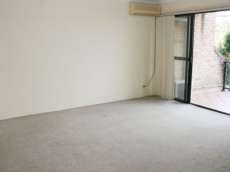 2/11 Riou Street, Gosford NSW 2250