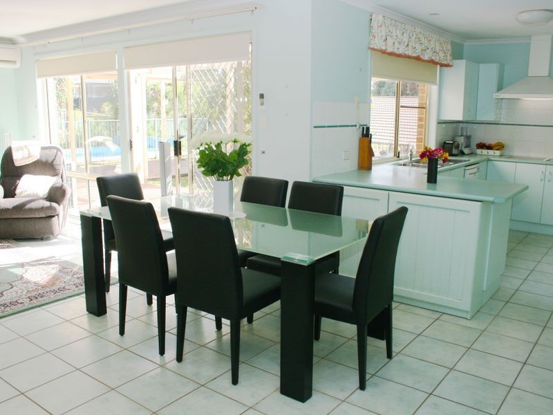 8 Sunbeam Place, Erina NSW 2250