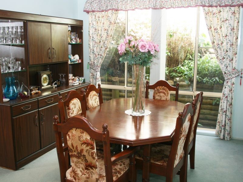 8 Sunbeam Place, Erina NSW 2250