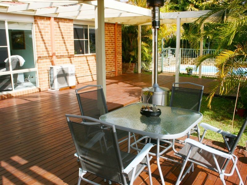8 Sunbeam Place, Erina NSW 2250