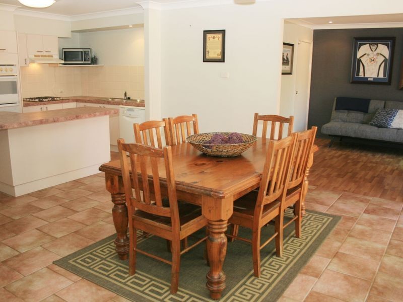 4 Nicholii Close, Springfield NSW 2250