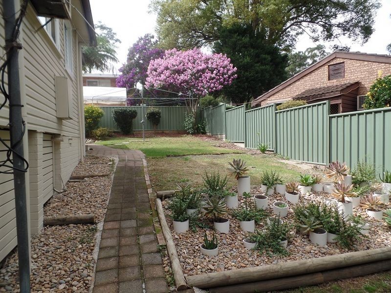 8 Kinarra Avenue, Wyoming NSW 2250