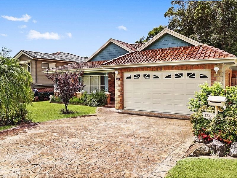 135 James Sea Drive, Green Point NSW 2251