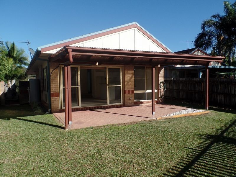 2/11 Beechwood Street, Ourimbah NSW 2258