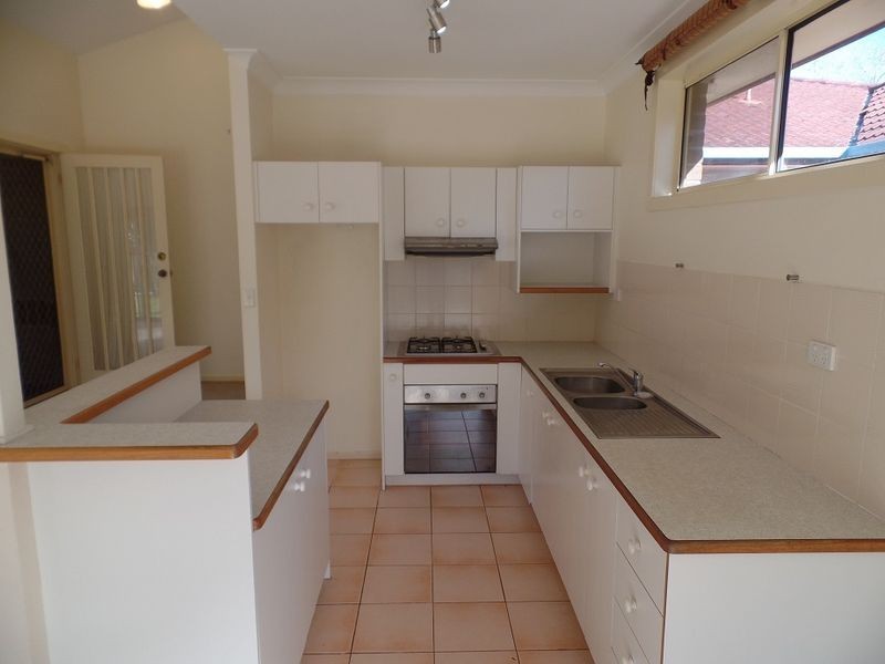 2/11 Beechwood Street, Ourimbah NSW 2258