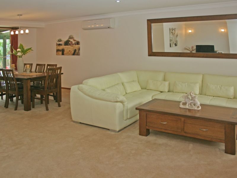 12 Treeland Road, Green Point NSW 2251