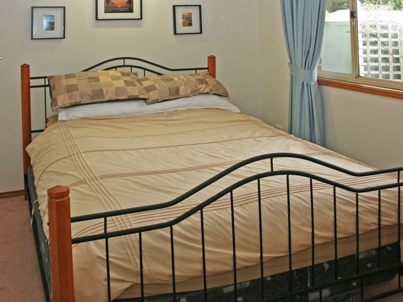 12 Treeland Road, Green Point NSW 2251