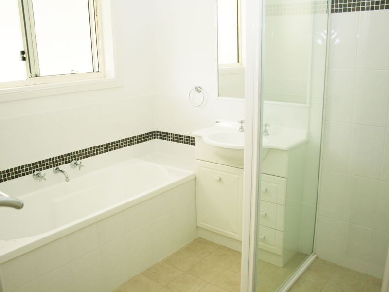 19 Bellbower Close, Green Point NSW 2251