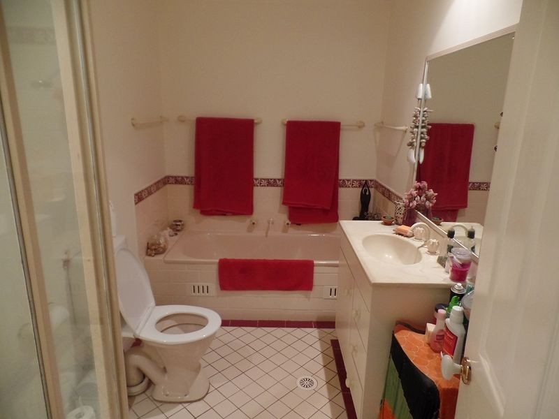 9b Day Dawn Place, Erina NSW 2250